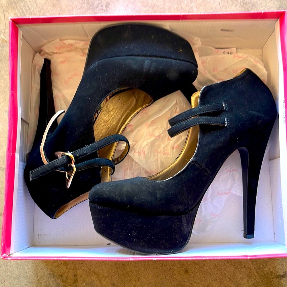 Qupid black heels